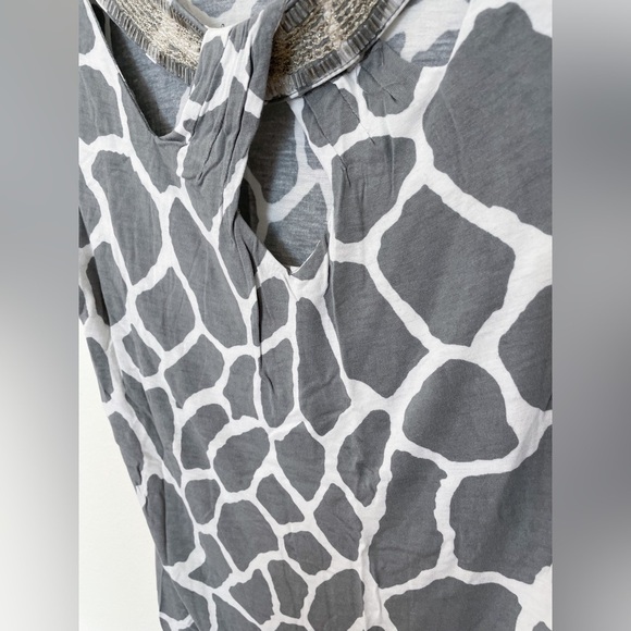 INC | Women’s Beaded Animal Print Top w/Keyhole Detail - Picture 4 of 5